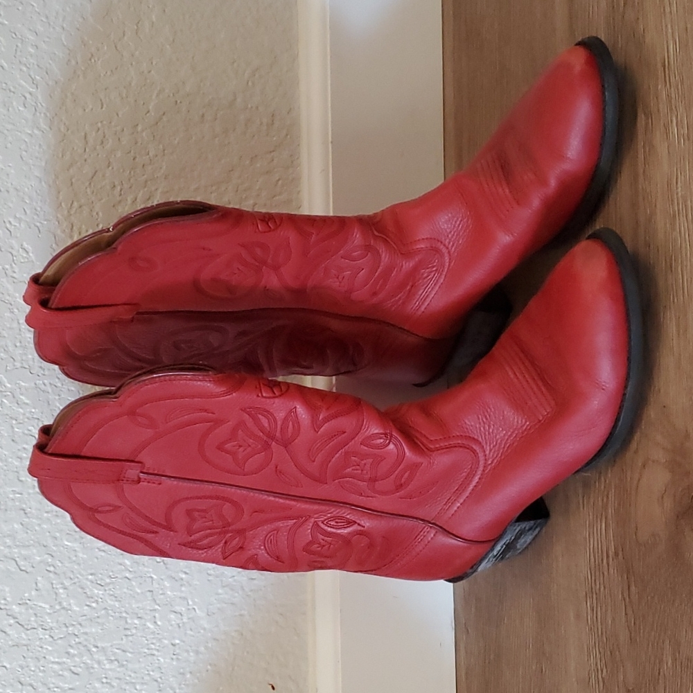 Womens Red Ariat Boots, Sz 8B